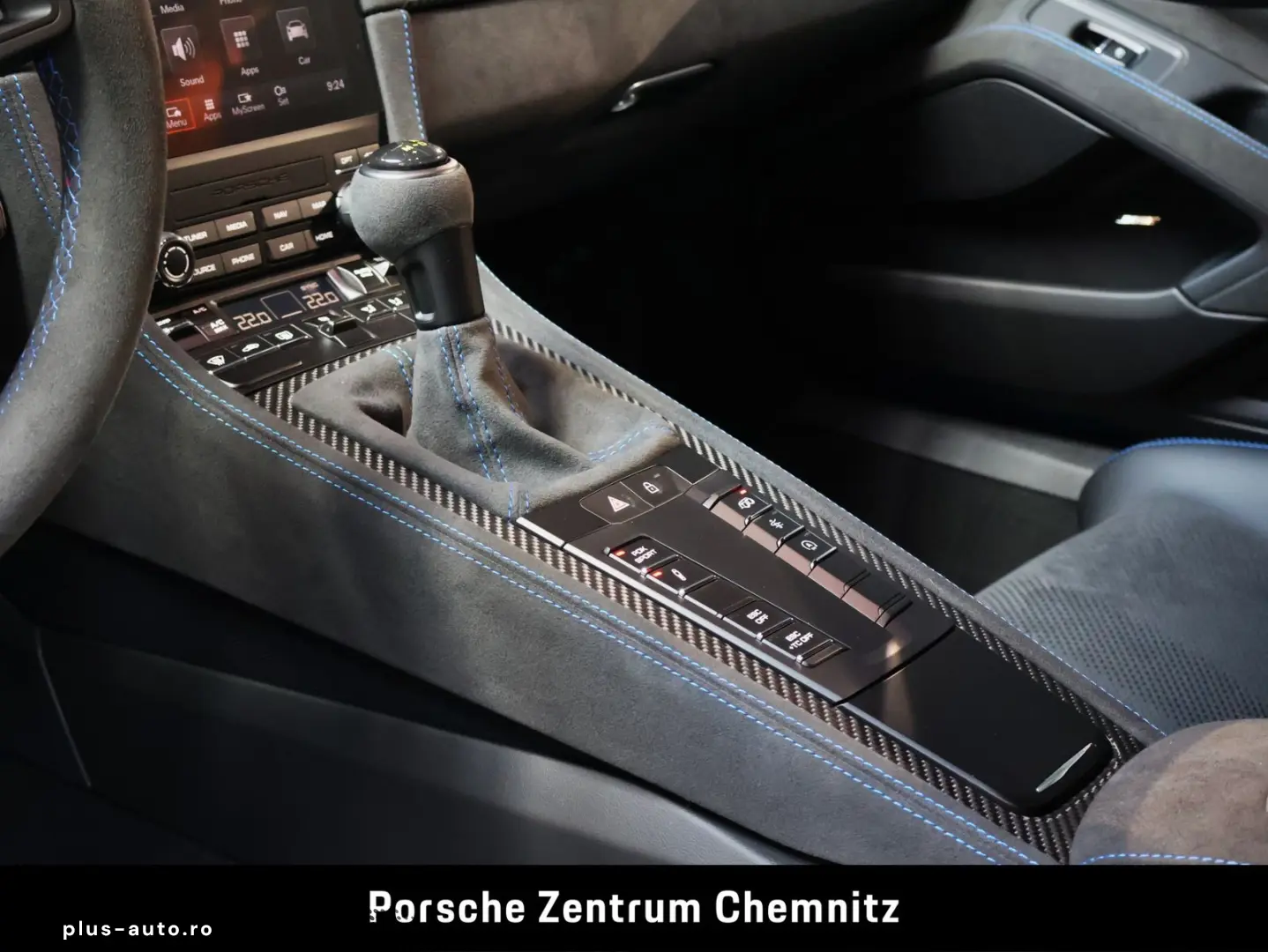 PORSCHE 718 Cayman GT4 RS