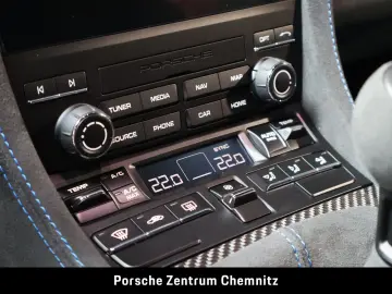 PORSCHE 718 Cayman GT4 RS