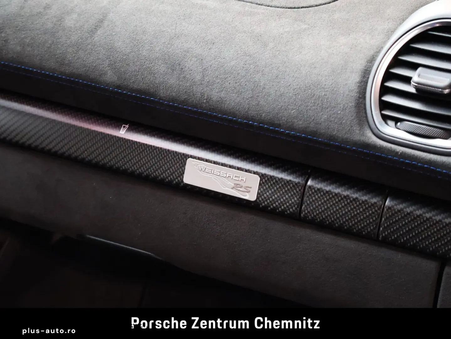 PORSCHE 718 Cayman GT4 RS