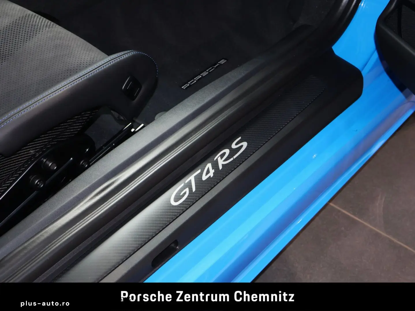 PORSCHE 718 Cayman GT4 RS