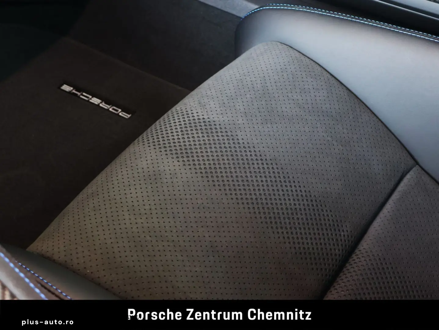 PORSCHE 718 Cayman GT4 RS