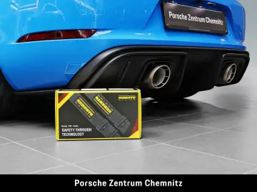 PORSCHE 718 Cayman GT4 RS