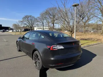 Tesla 3 dual motor 4x4