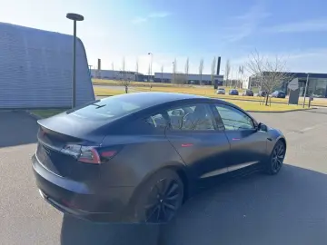 Tesla 3 dual motor 4x4