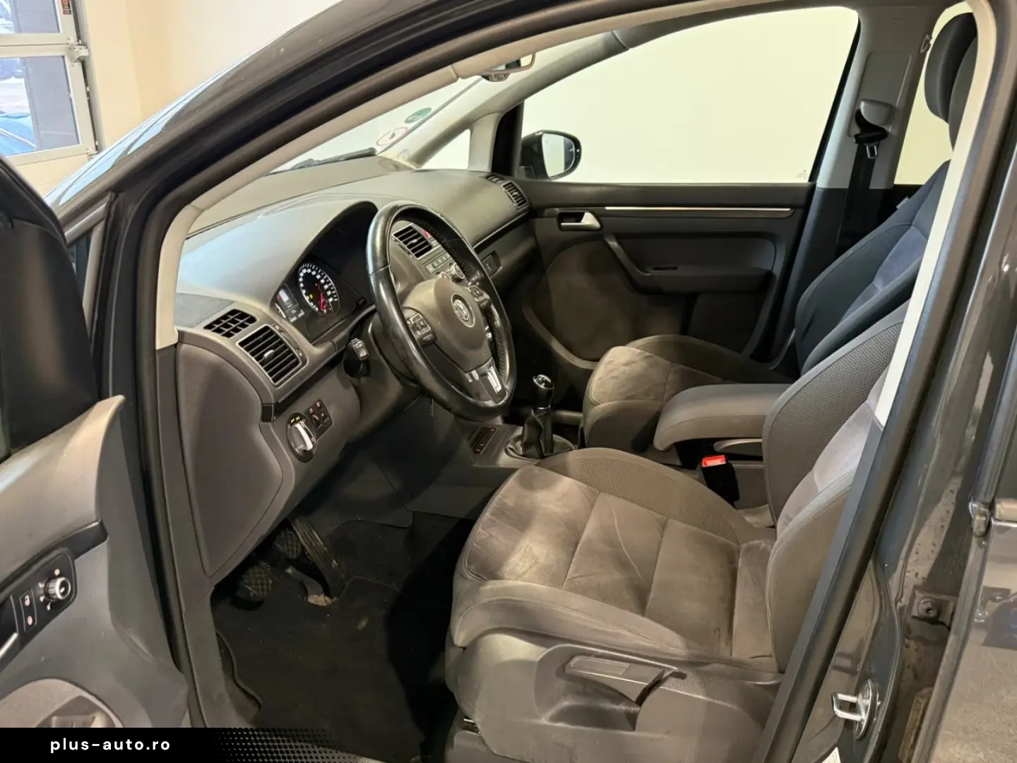 Volkswagen Touran 7 locuri