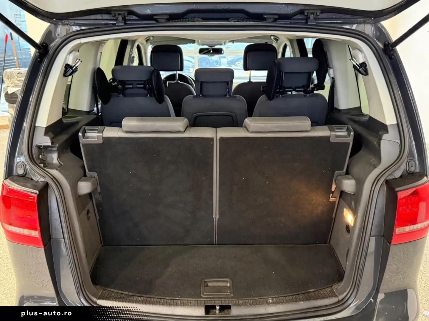 Volkswagen Touran 7 locuri