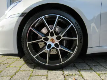 PORSCHE 992 CABRIO EXCL KREIDE ABGAS CHRONO 18W BOSE®ACC