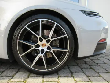 PORSCHE 992 CABRIO EXCL KREIDE ABGAS CHRONO 18W BOSE®ACC