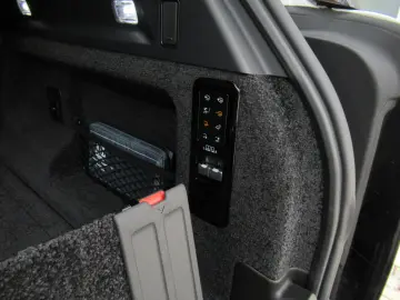 LAND ROVER NEW P460e AUTOBIOGRAPHY SV BESPOKE SHADOW AHK 22