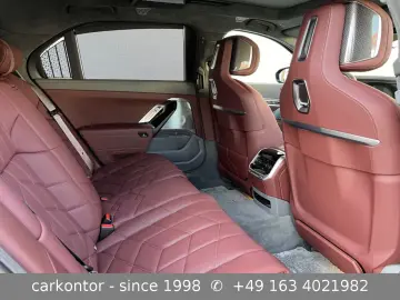 BMW i7 xDr 60  M SPORT PRO LOUNGE SEAT B&W DI LUSSO