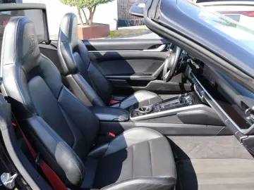 PORSCHE 992 - 911 Carrera 4 S Cabriolet