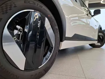 Kia EV4 Fastback 150 kW Earth