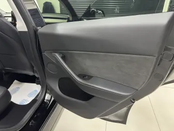 Tesla Model Y AWD Dual Motor