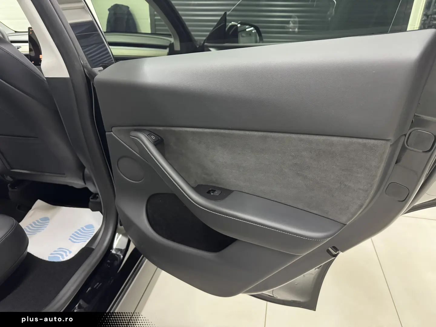 Tesla Model Y AWD Dual Motor