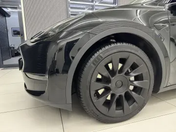 Tesla Model Y AWD Dual Motor