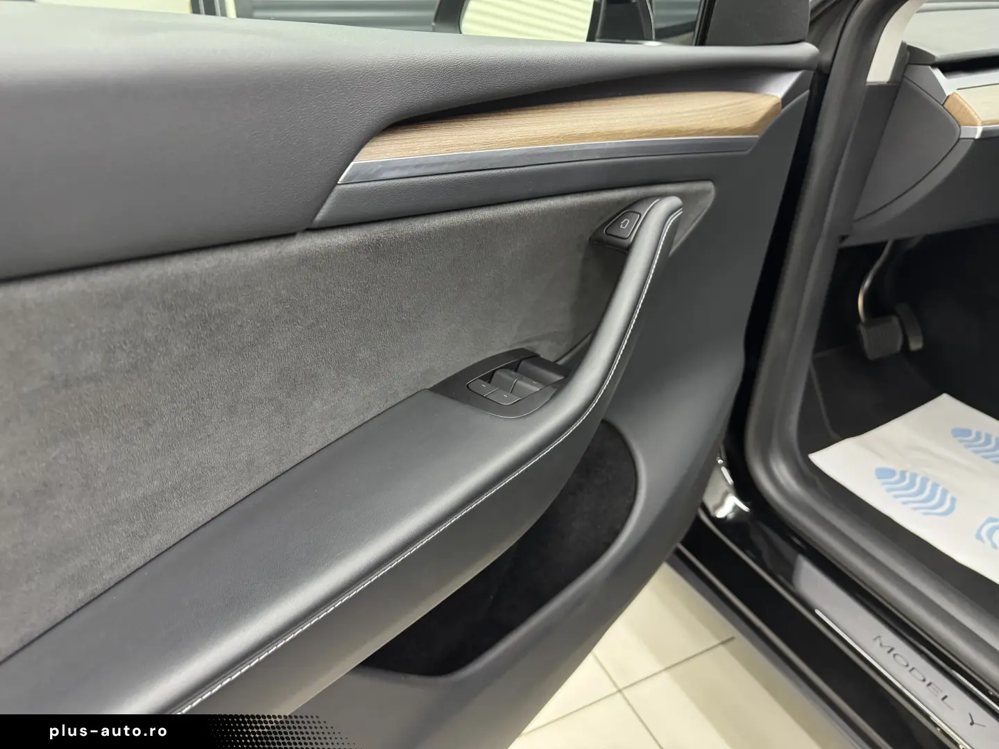 Tesla Model Y AWD Dual Motor