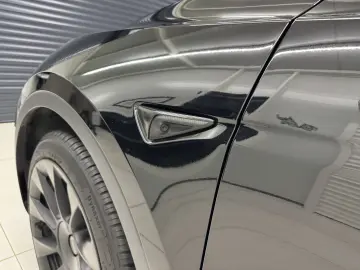 Tesla Model Y AWD Dual Motor