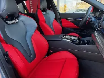 BMW M5 Limousine Brooklyn-Red M Drivers