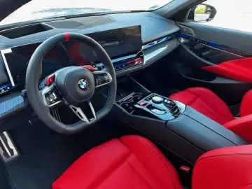 BMW M5 Limousine Brooklyn-Red M Drivers