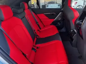 BMW M5 Limousine Brooklyn-Red M Drivers