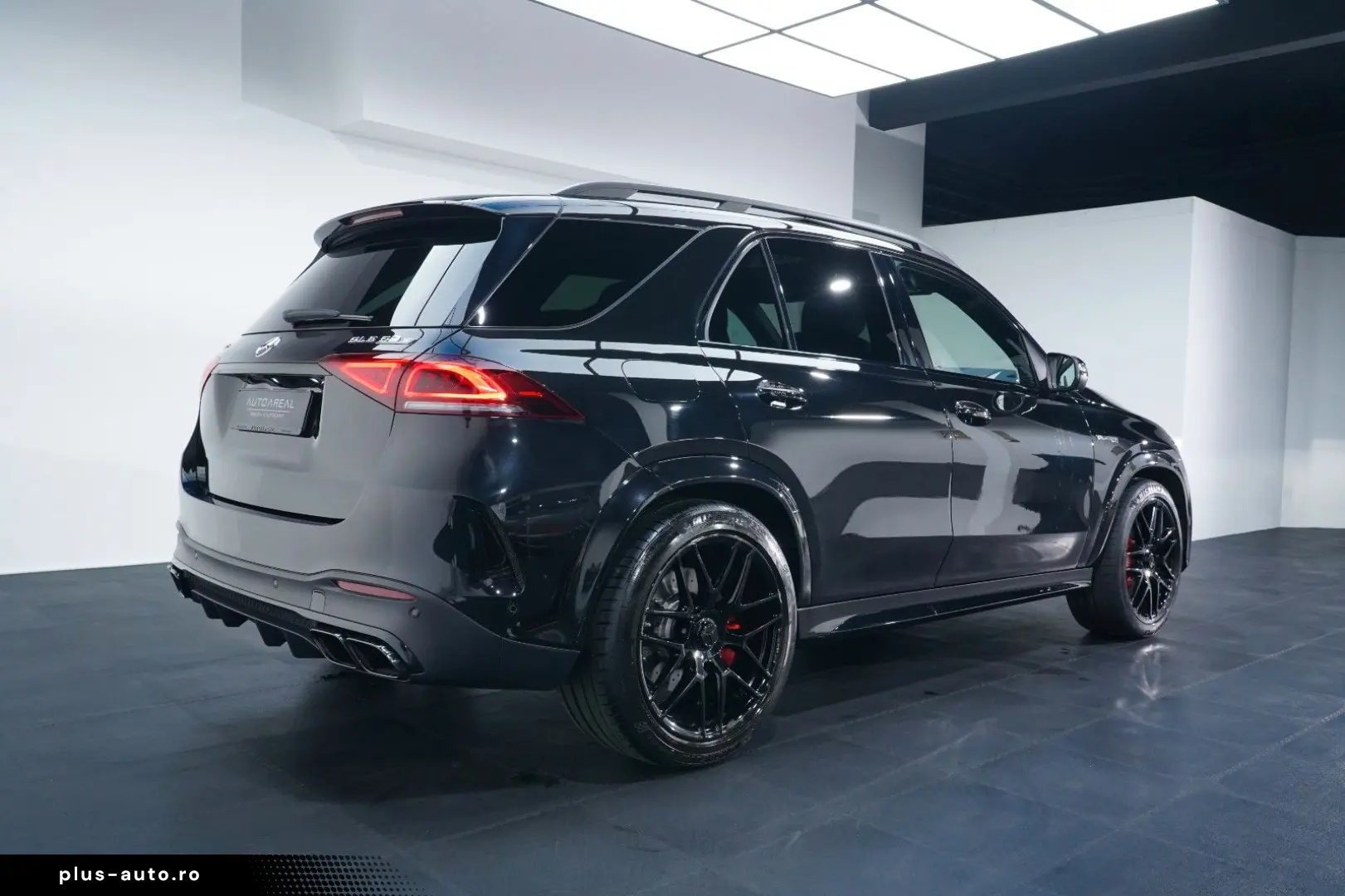 MERCEDES-BENZ GLE 63 S AMG 4M  9G AHK BURM® DISTR  PANO MMRY