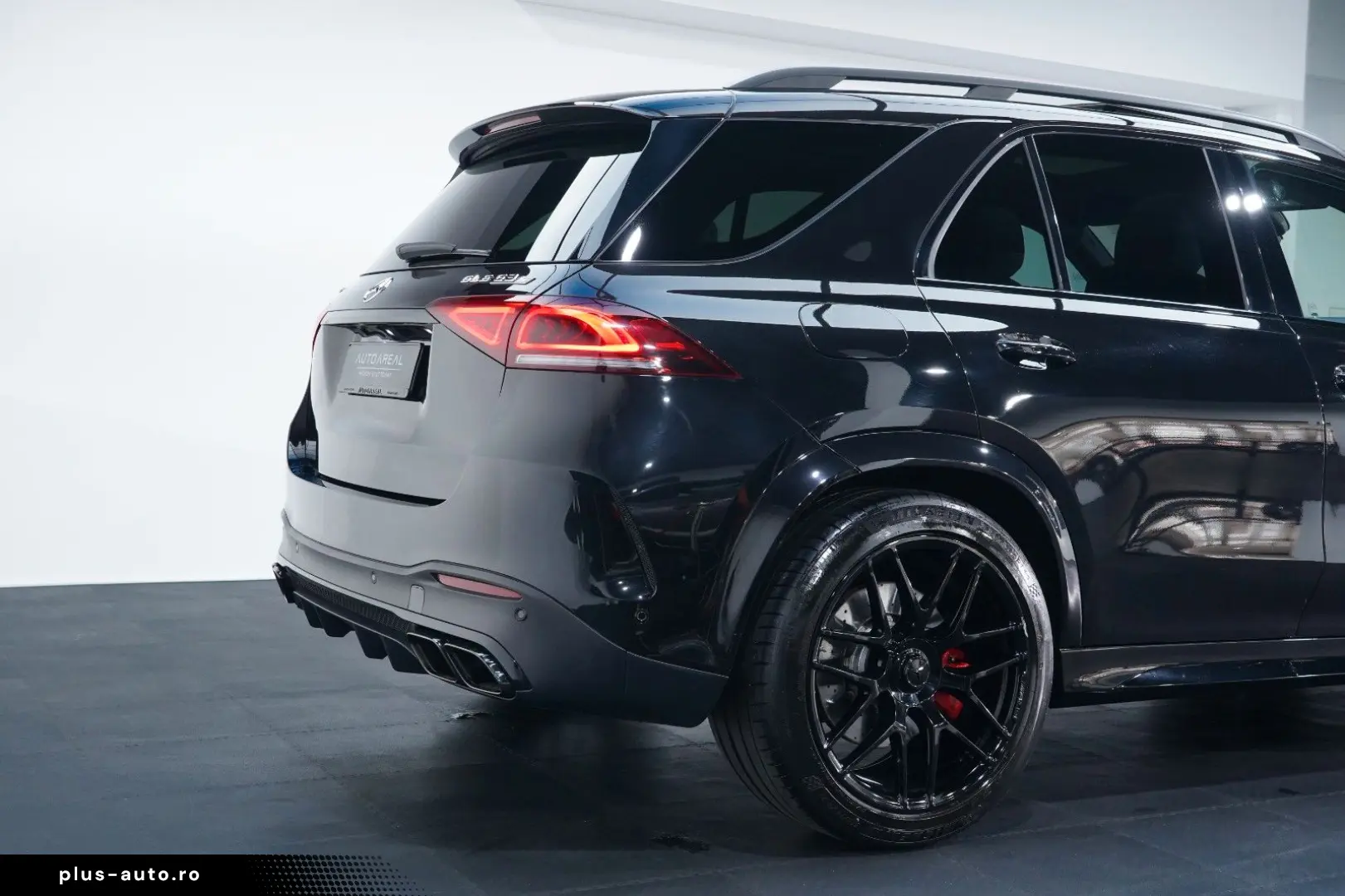 MERCEDES-BENZ GLE 63 S AMG 4M  9G AHK BURM® DISTR  PANO MMRY