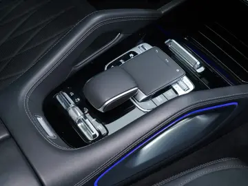 MERCEDES-BENZ GLE 63 S AMG 4M  9G AHK BURM® DISTR  PANO MMRY