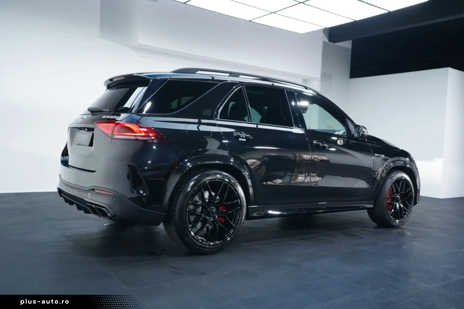 MERCEDES-BENZ GLE 63 S AMG 4M  9G AHK BURM® DISTR  PANO MMRY