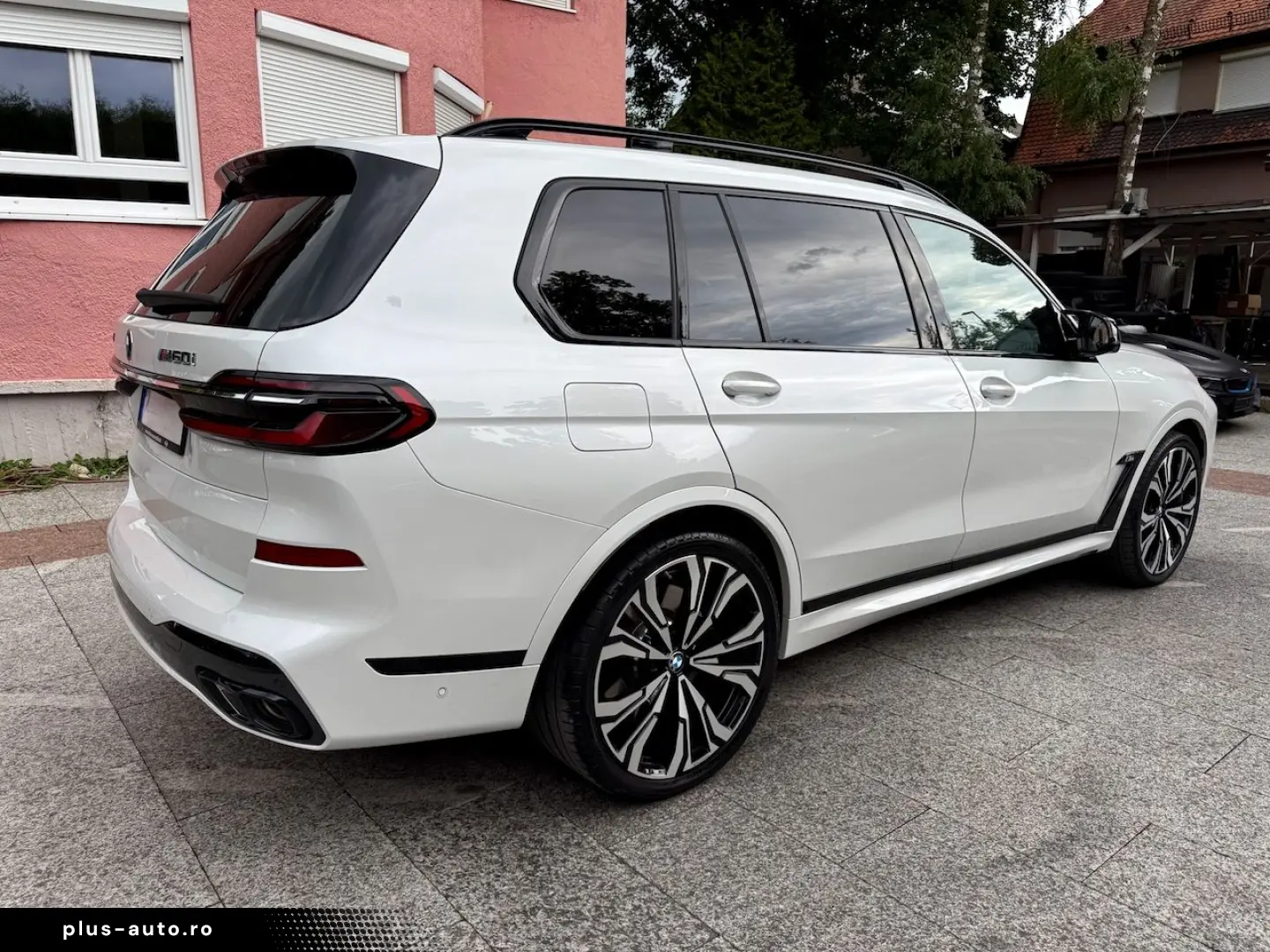 BMW X7 M60i  Sky Lounge Carbonpaket 23 Zoll 7-Sitzer