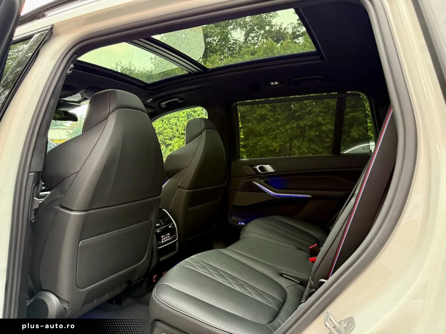 BMW X7 M60i  Sky Lounge Carbonpaket 23 Zoll 7-Sitzer