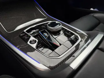 BMW X7 M60i  Sky Lounge Carbonpaket 23 Zoll 7-Sitzer