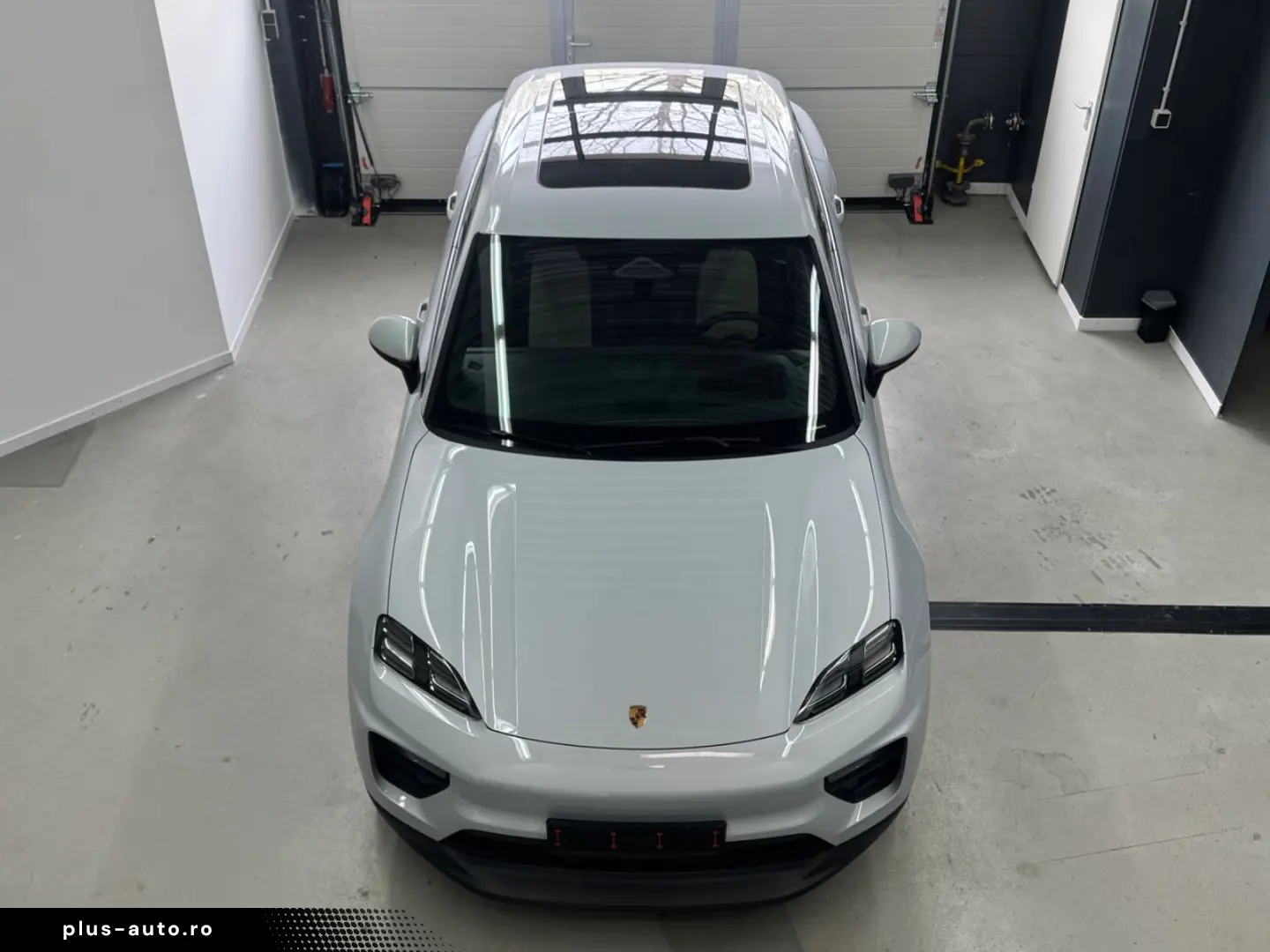 PORSCHE Macan 4 HeadUp 2xDisplay Pano ACC 22  Carbon