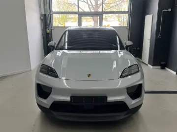 PORSCHE Macan 4 HeadUp 2xDisplay Pano ACC 22  Carbon