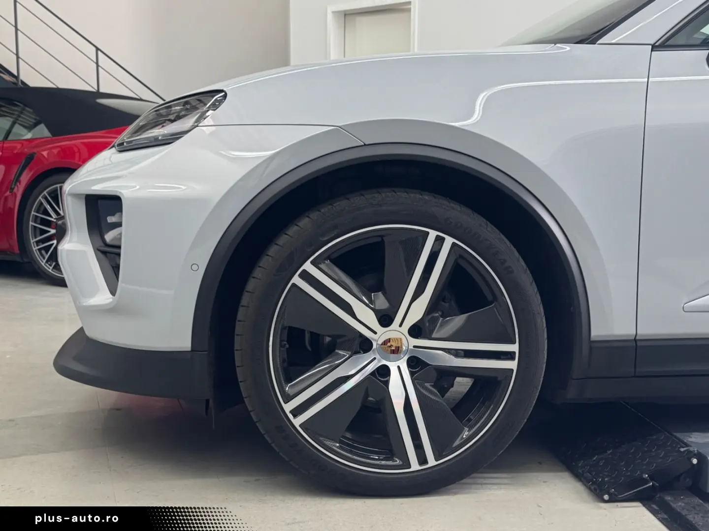 PORSCHE Macan 4 HeadUp 2xDisplay Pano ACC 22  Carbon