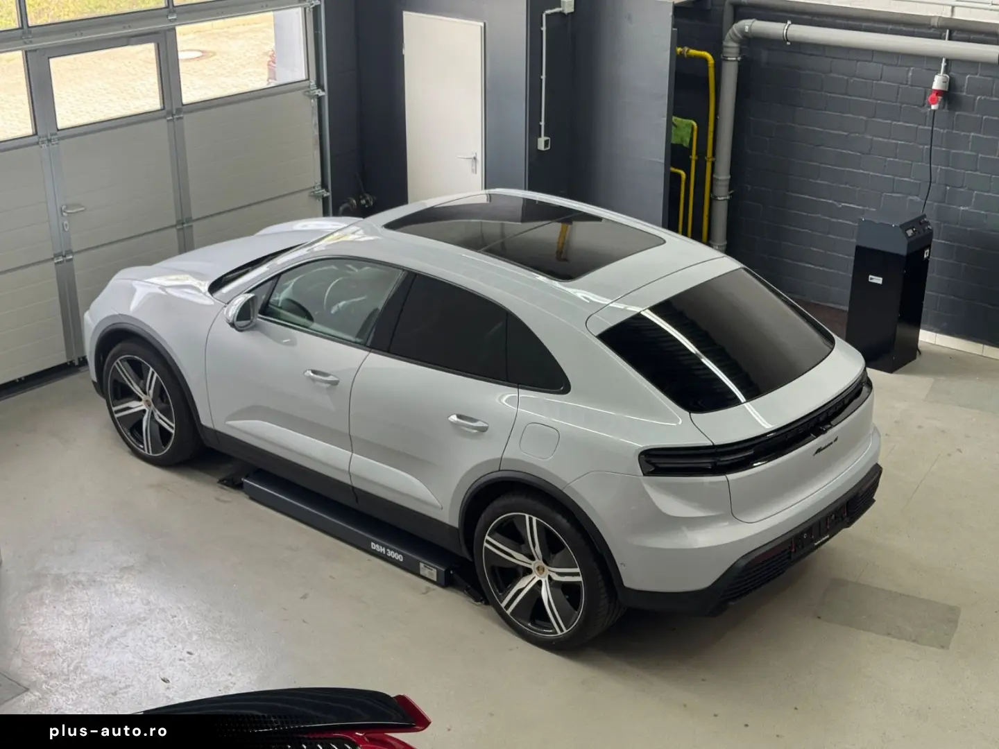 PORSCHE Macan 4 HeadUp 2xDisplay Pano ACC 22  Carbon