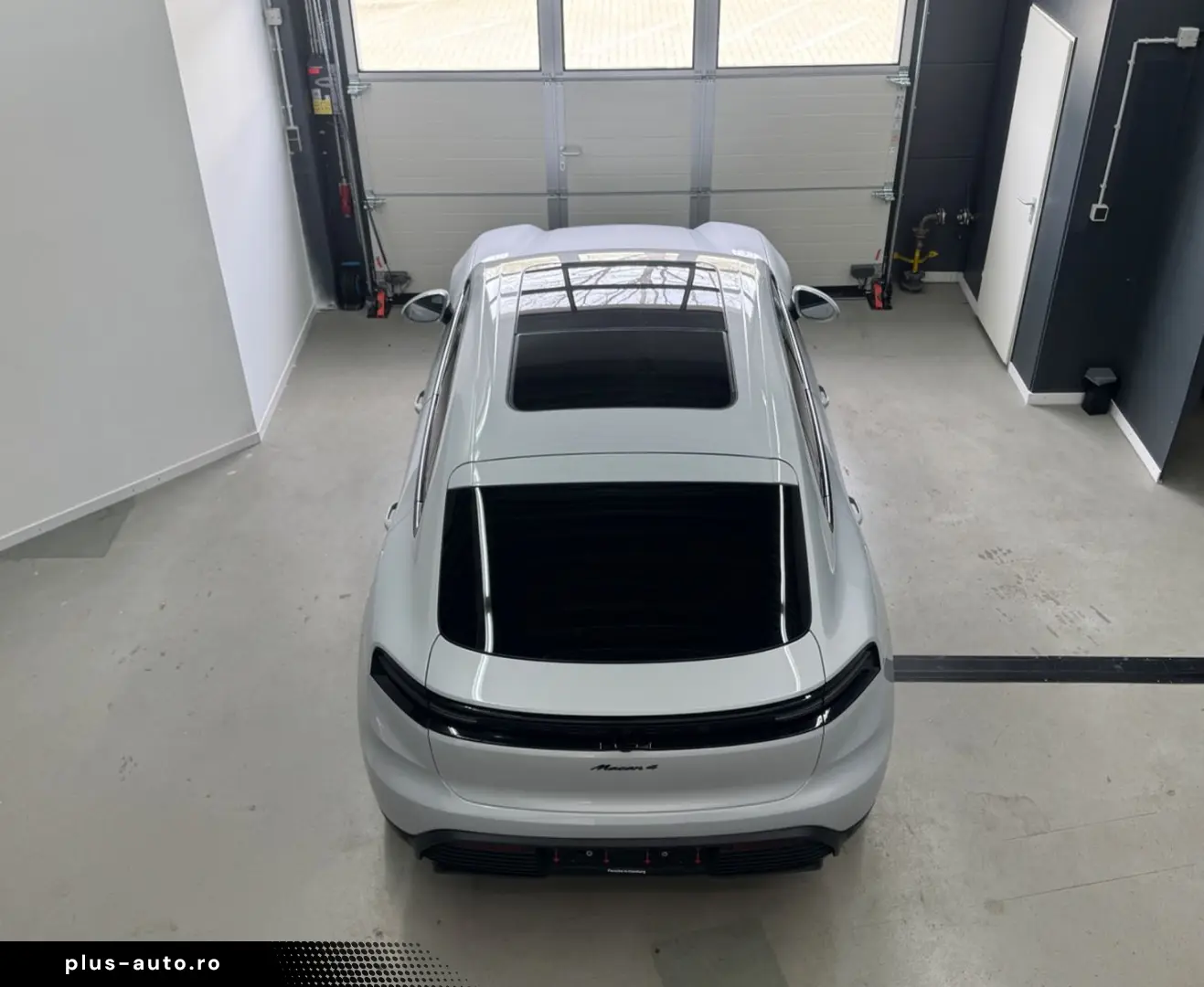 PORSCHE Macan 4 HeadUp 2xDisplay Pano ACC 22  Carbon