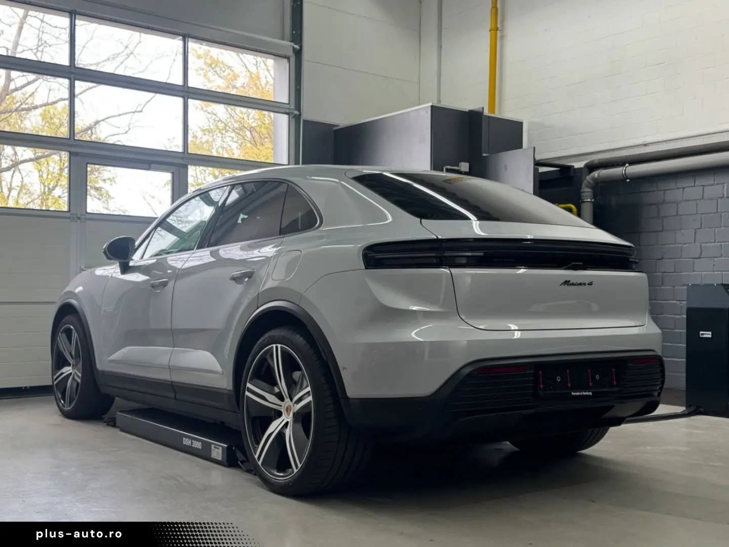 PORSCHE Macan 4 HeadUp 2xDisplay Pano ACC 22  Carbon