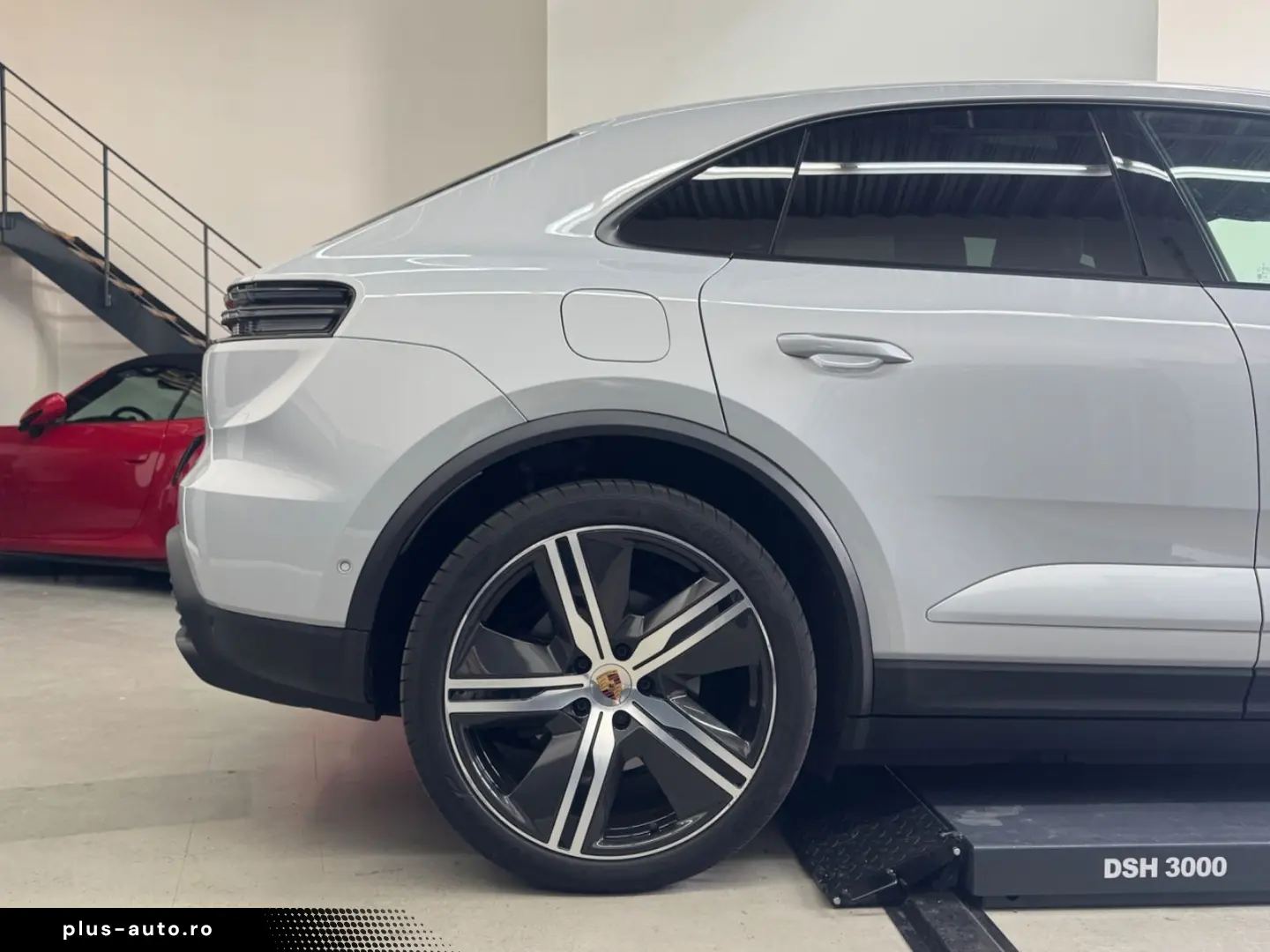 PORSCHE Macan 4 HeadUp 2xDisplay Pano ACC 22  Carbon