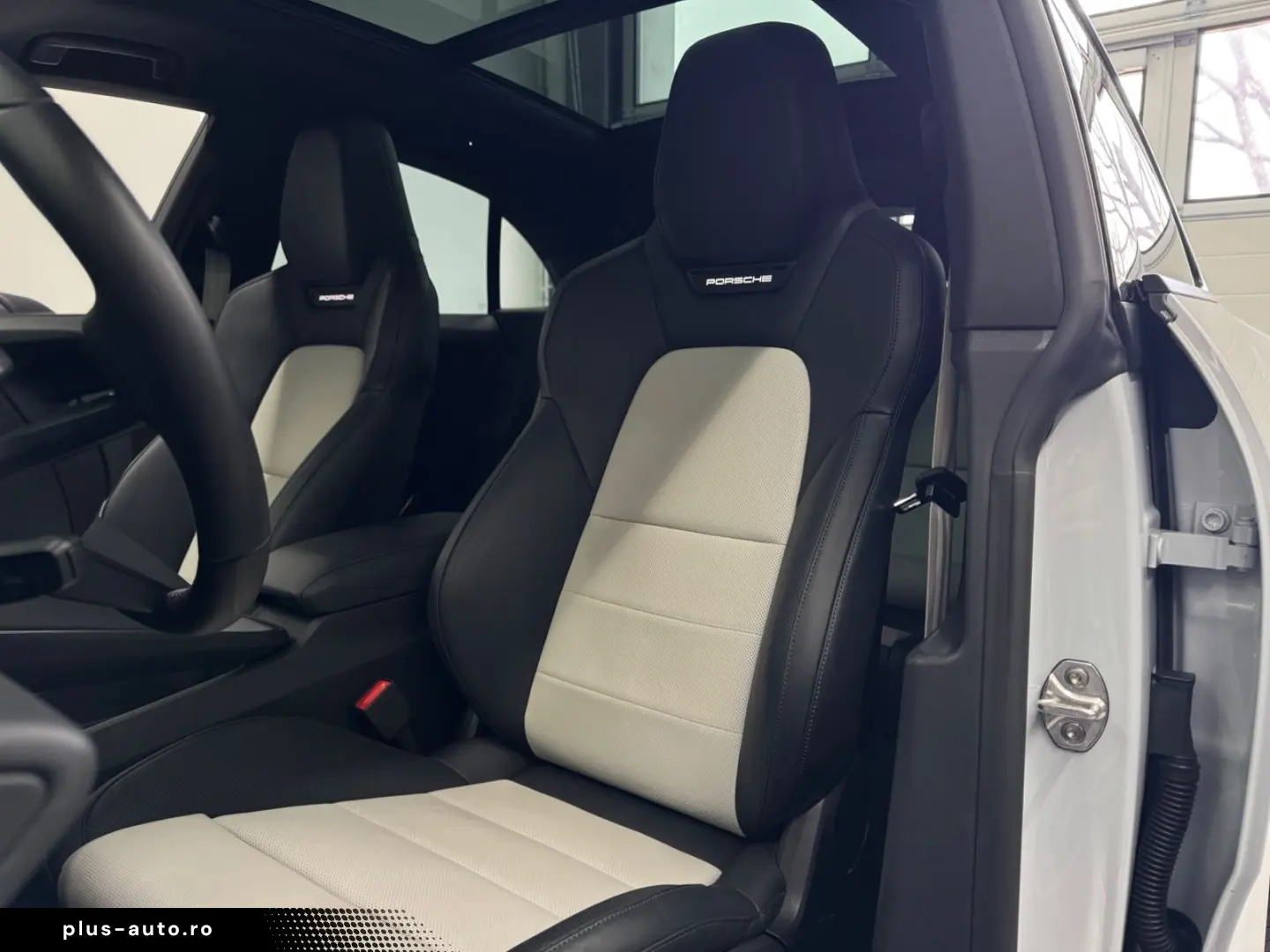 PORSCHE Macan 4 HeadUp 2xDisplay Pano ACC 22  Carbon