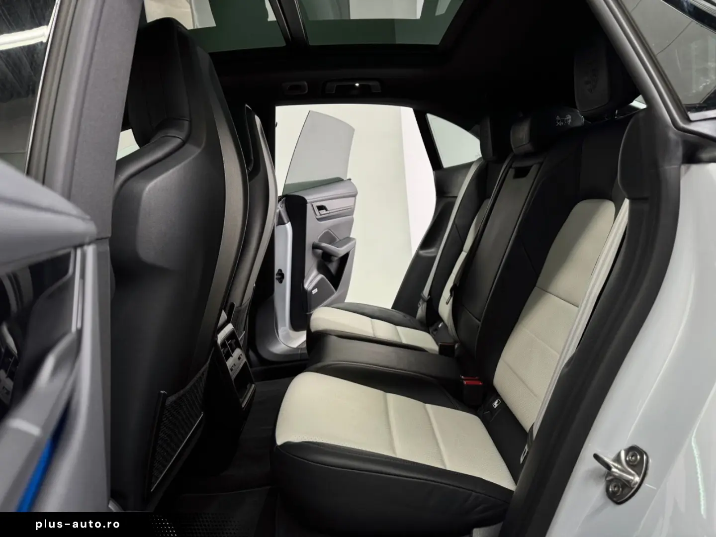 PORSCHE Macan 4 HeadUp 2xDisplay Pano ACC 22  Carbon