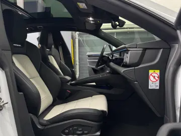 PORSCHE Macan 4 HeadUp 2xDisplay Pano ACC 22  Carbon