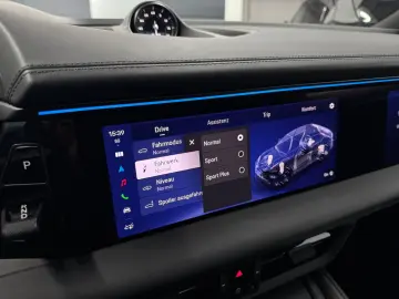 PORSCHE Macan 4 HeadUp 2xDisplay Pano ACC 22  Carbon