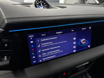 PORSCHE Macan 4 HeadUp 2xDisplay Pano ACC 22  Carbon