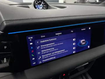 PORSCHE Macan 4 HeadUp 2xDisplay Pano ACC 22  Carbon