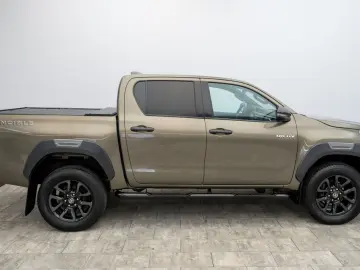 TOYOTA Hilux 2.8 D4-D INVINCIBLE AHK Rollo Assistenz