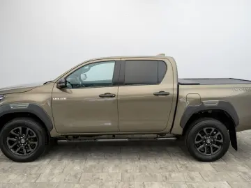 TOYOTA Hilux 2.8 D4-D INVINCIBLE AHK Rollo Assistenz