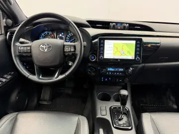 TOYOTA Hilux 2.8 D4-D INVINCIBLE AHK Rollo Assistenz