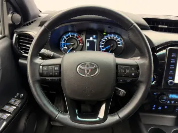 TOYOTA Hilux 2.8 D4-D INVINCIBLE AHK Rollo Assistenz