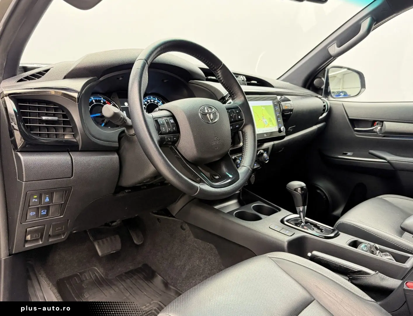 TOYOTA Hilux 2.8 D4-D INVINCIBLE AHK Rollo Assistenz