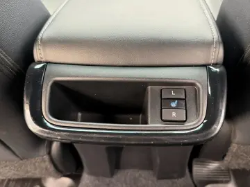 TOYOTA Hilux 2.8 D4-D INVINCIBLE AHK Rollo Assistenz